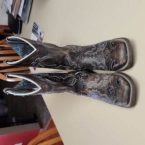 Women's cowboy boots